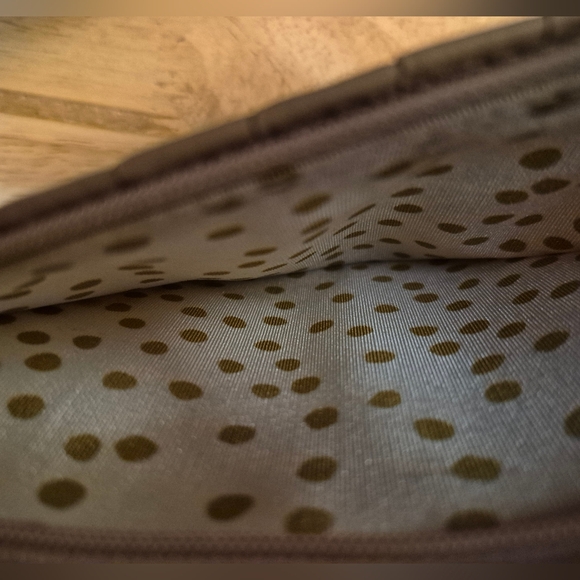 Kate Spade Apple Green Leather Wallet - Picture 6 of 11